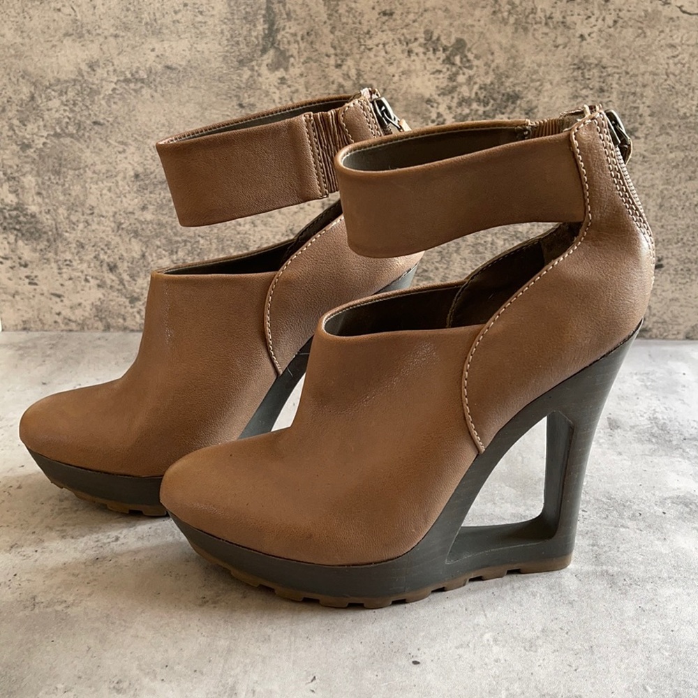 BCBGMaxAzria Heels